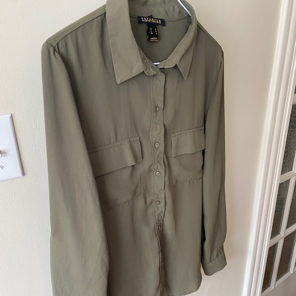 Hello! My name is Green Blouse!